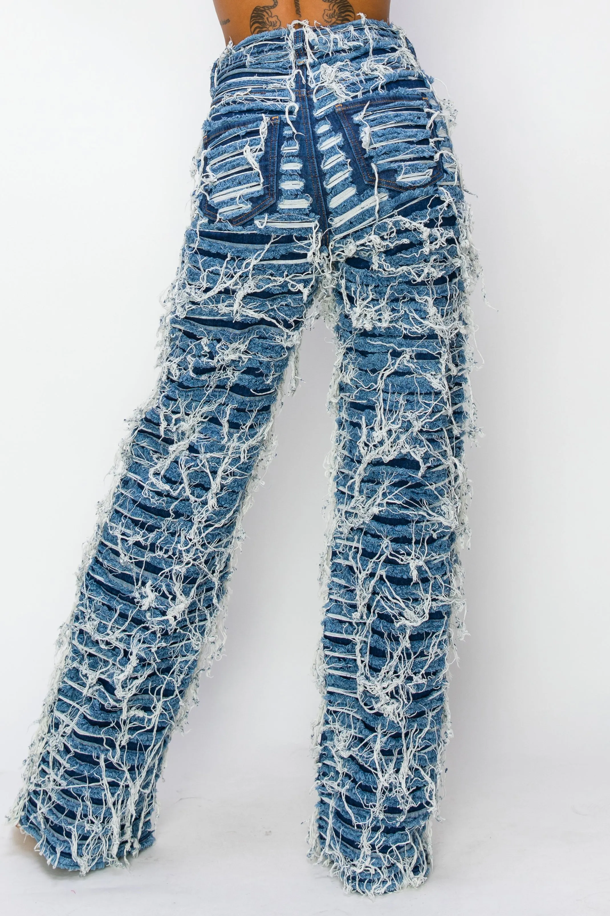 40564 Women's Super Distressed Relaxed Fit Jeans