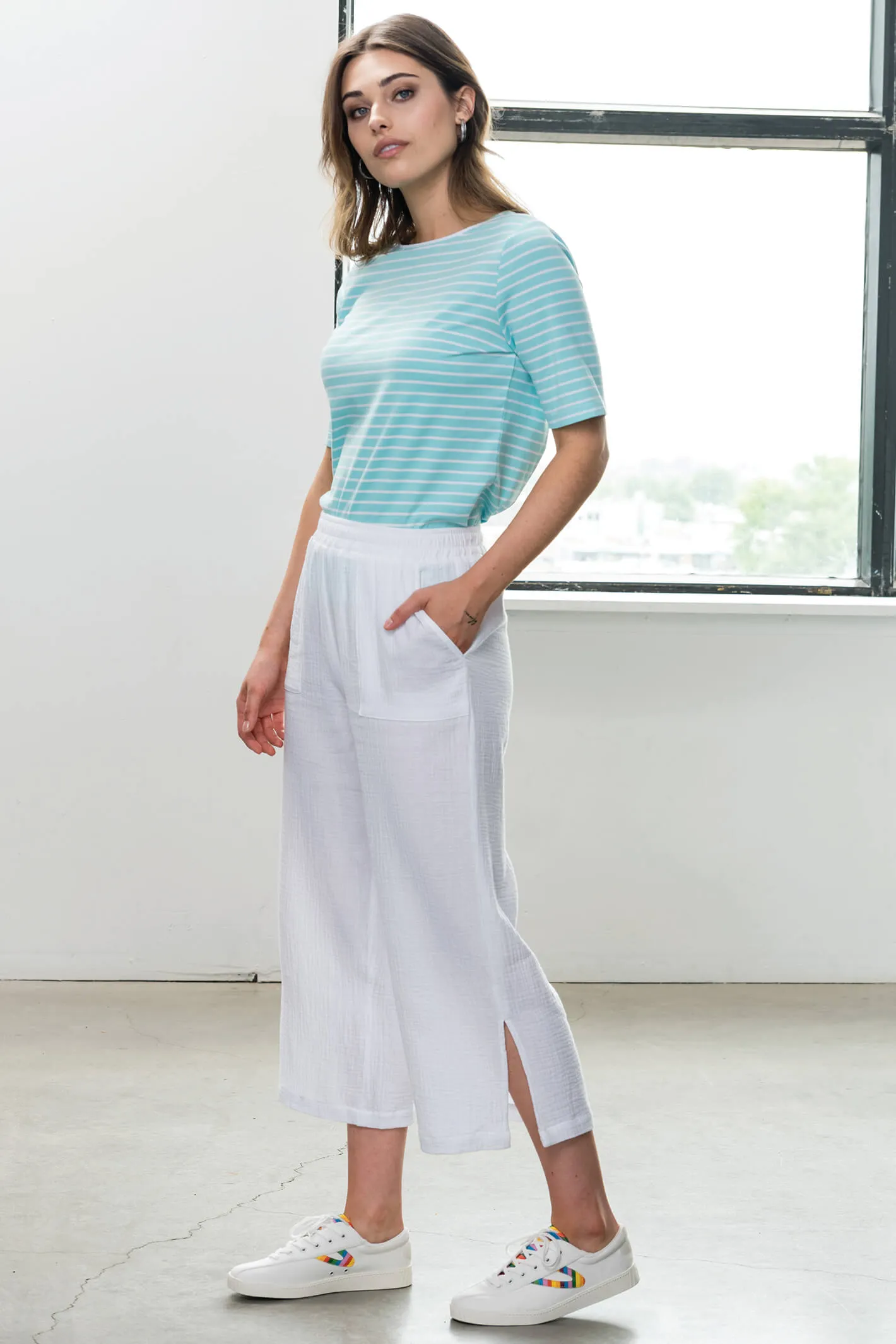 Alison Sheri A41056 White Cropped Trousers