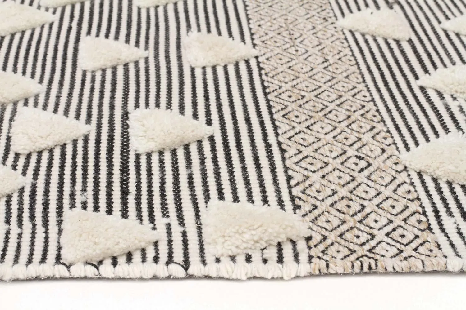 Amaya Peak Hand Loomed Ivory Rug