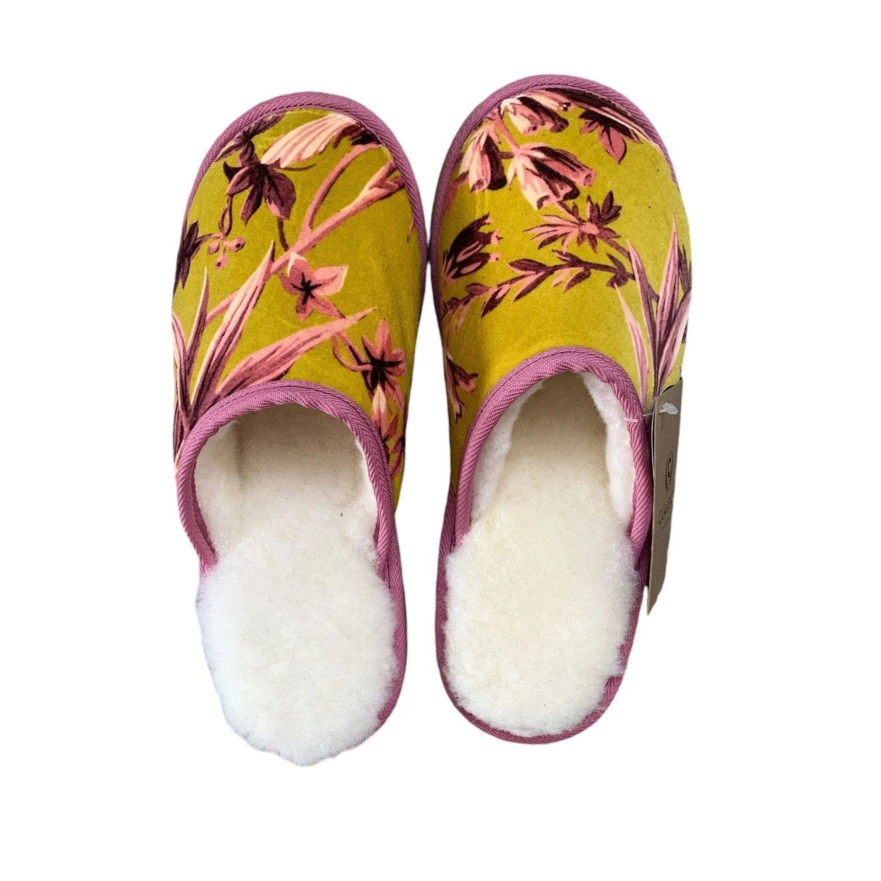 Aurora Pink Medium White Slippers