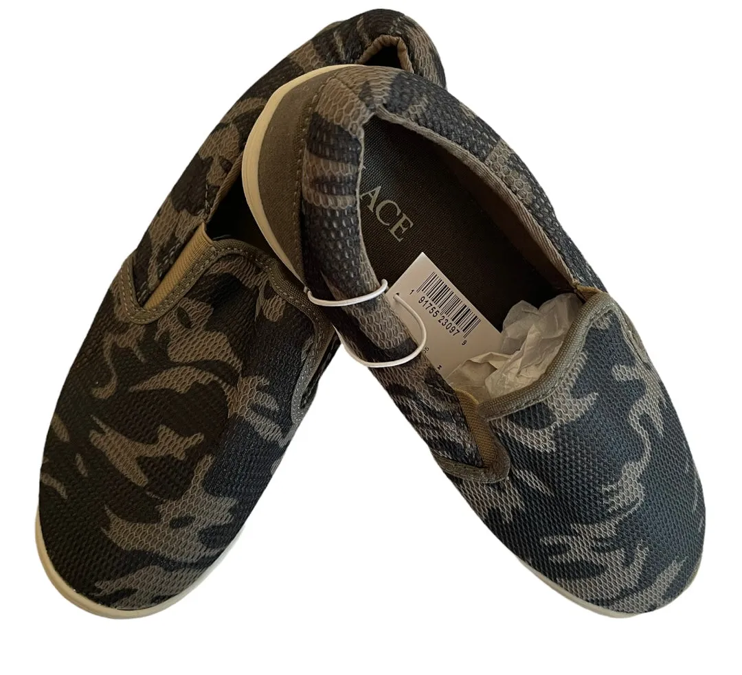 Boy Slip On Sneakers Camouflage Size 4