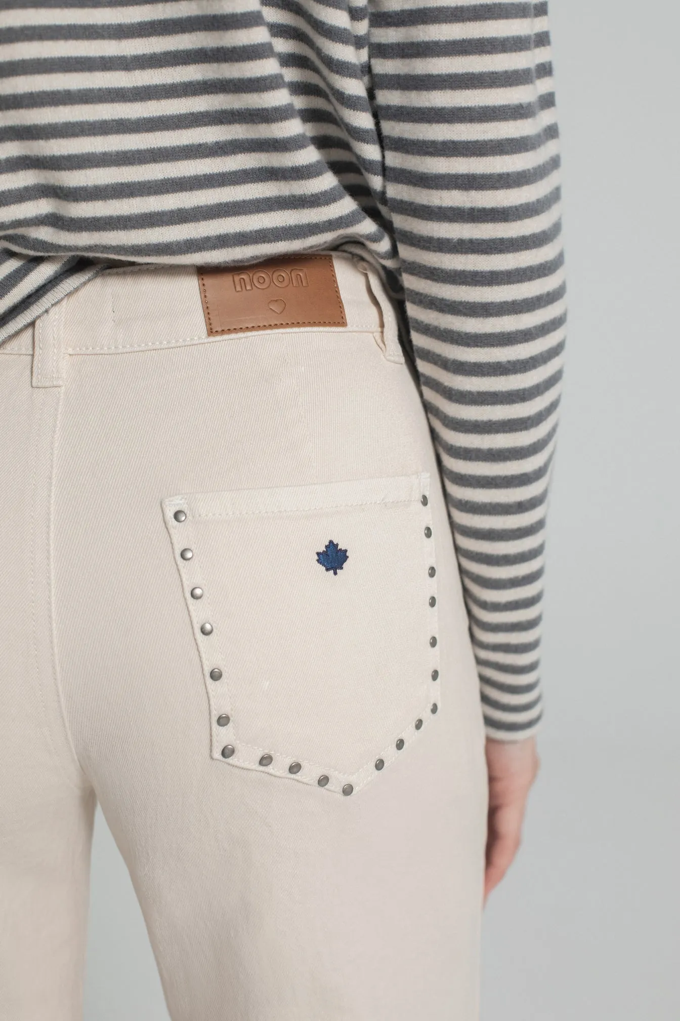 JEANS THEO TACHUELAS