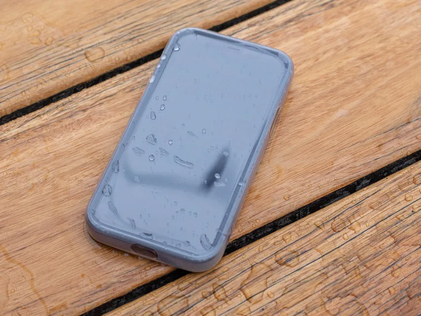 Quad Lock - Samsung Galaxy S22 5G Outdoor Soft Cover Rubber Protective Case Poncho (QLC-PON-GS22) - Transparent